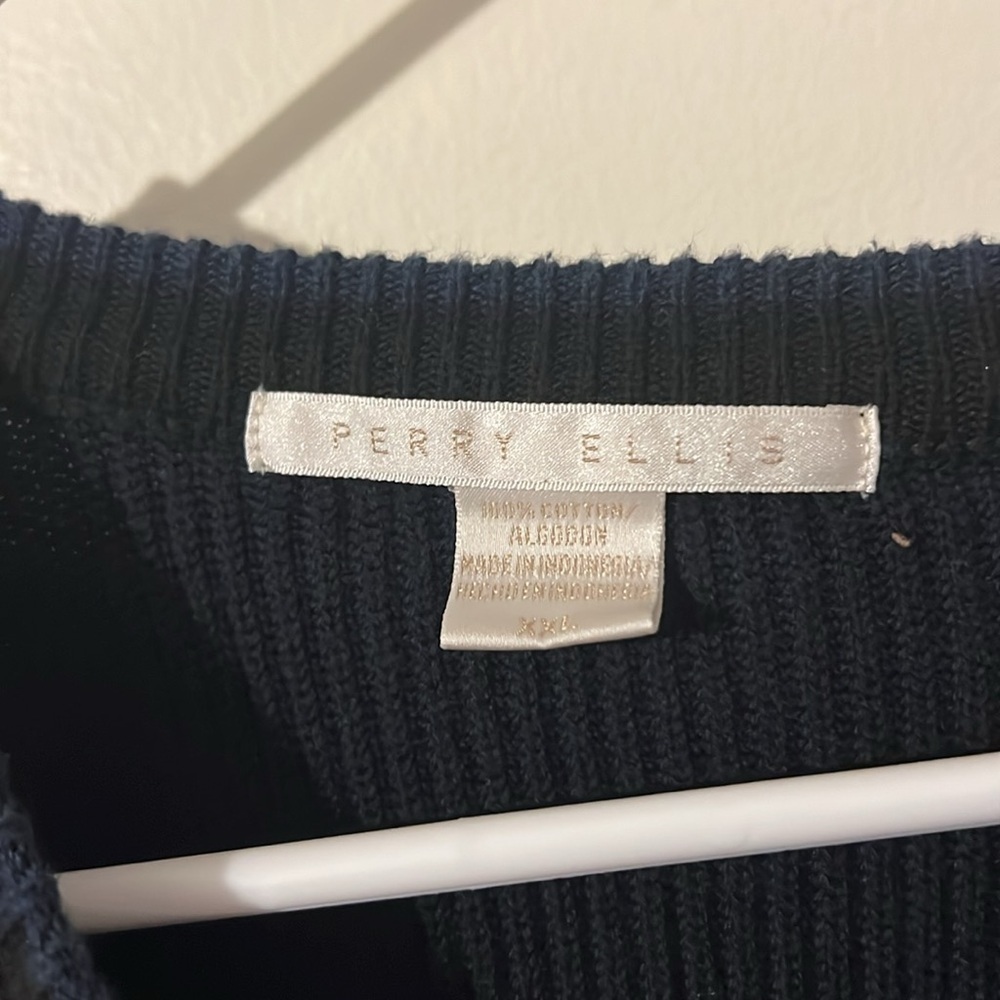 Sweater - Picture 2 of 5